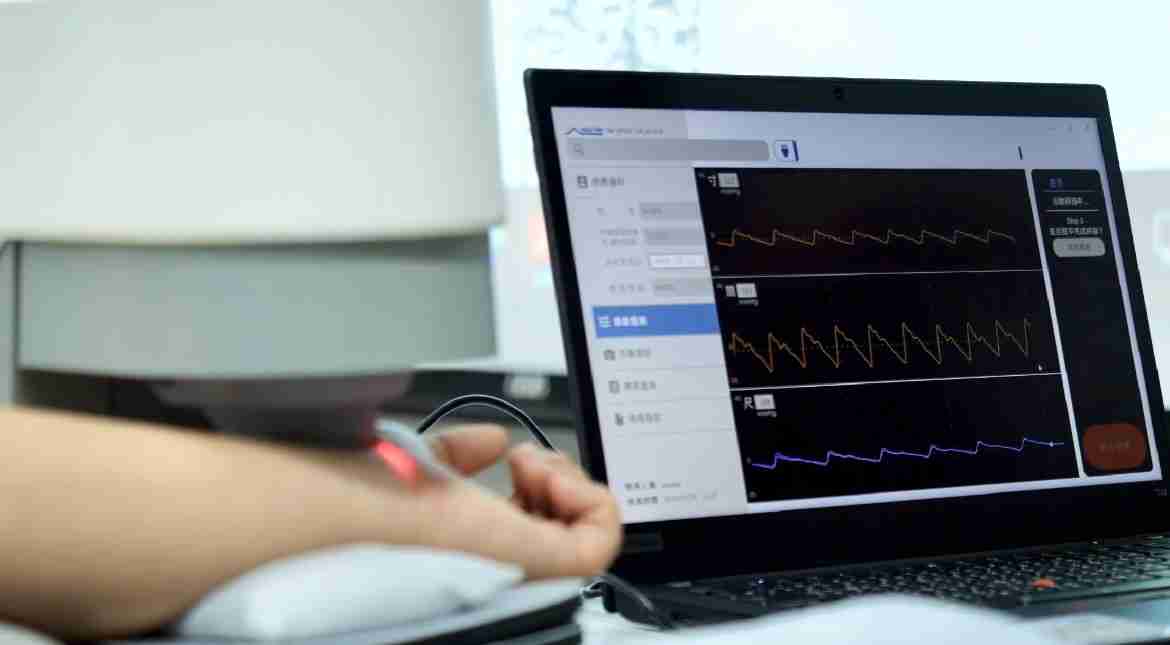 彩神vll耘康以高解析与拟真的显示技术，，，将其应用于中医检测，，，提供“中医数位化检测方案”，，，，使传统中医检测结果数据化与可视化